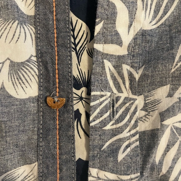 International Report Men's Print Shirt - Picture 5 of 7